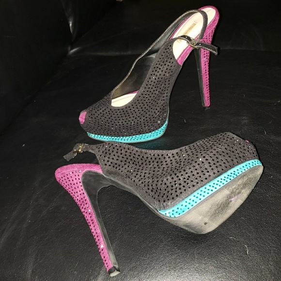 Shoes - Picture 1 of 1